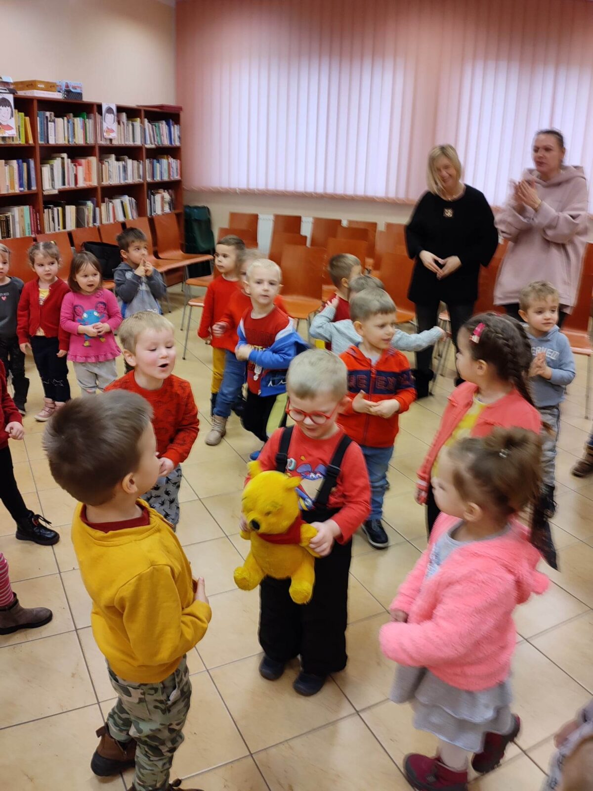 Zabawy z Kubusiem Puchatkiem w ramach akcji Cała Polska Czyta Dzieciom