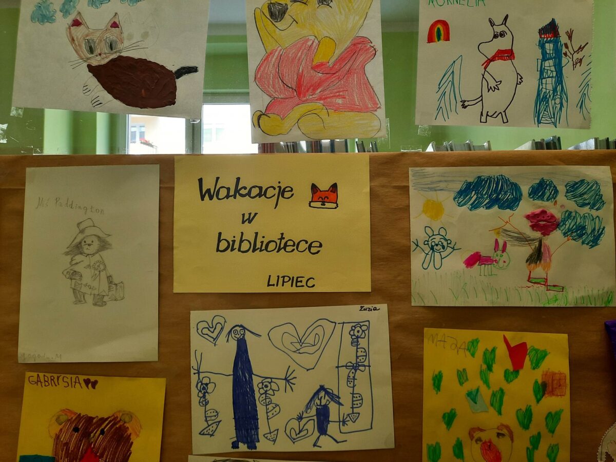 Kocie strofy i powarsztatowa wystawa „Wakacje w Bibliotece”